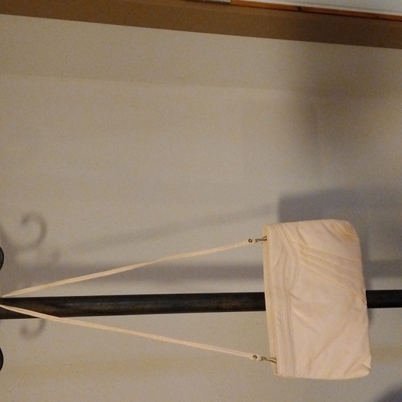 Purse - Picture 2 of 3